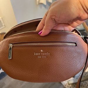 Kate Spade leila belt bag
Warm Gingerbread
